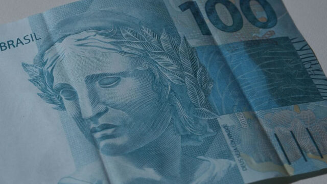 Caixa paga auxílio residual para beneficiários do Bolsa Família