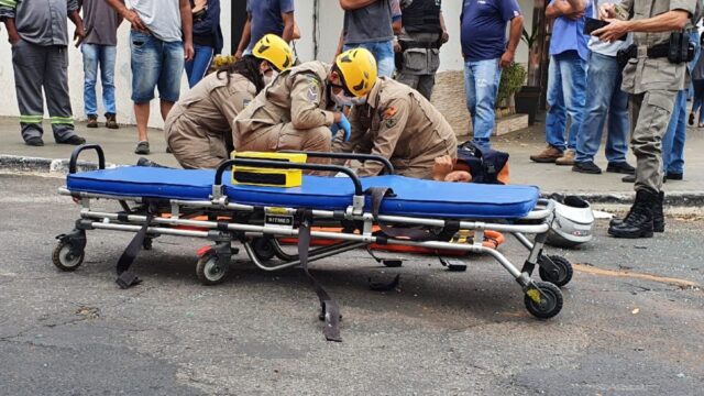 Em Catalão, motociclista fica ferido em colisão com caminhonete na Vila Chaud