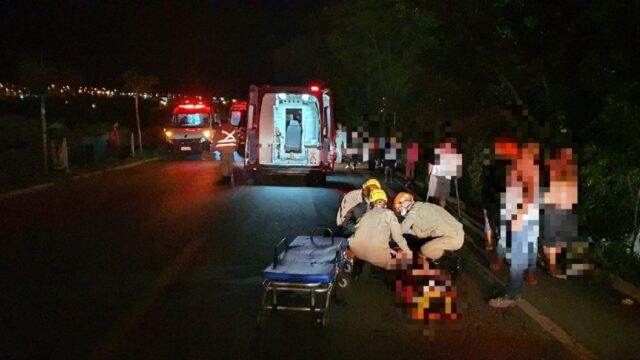Colisão entre moto e bicicleta deixa duas pessoas feridas na GO-330, em Catalão