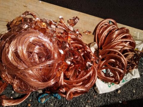 Dois suspeitos foram presos por furto e receptação de fios de cobre em mineradora