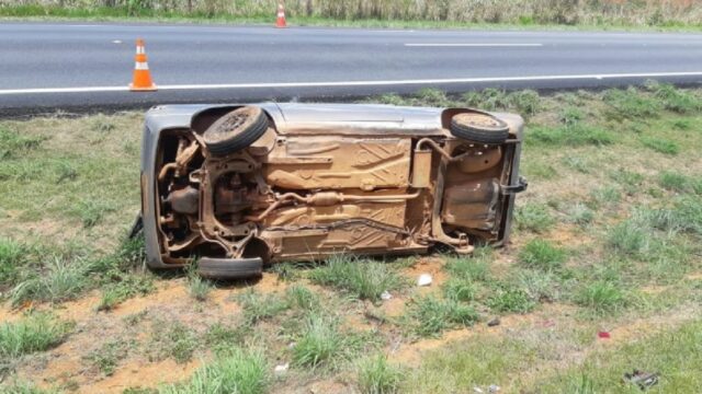 Criança de 5 anos é ejetada fora de veículo durante capotamento na BR 050 no município de Ipameri