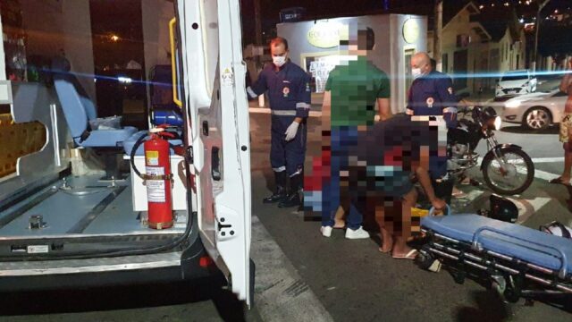 Em Catalão, motociclista se envolve em acidente, deixa passageira ferida no local e foge
