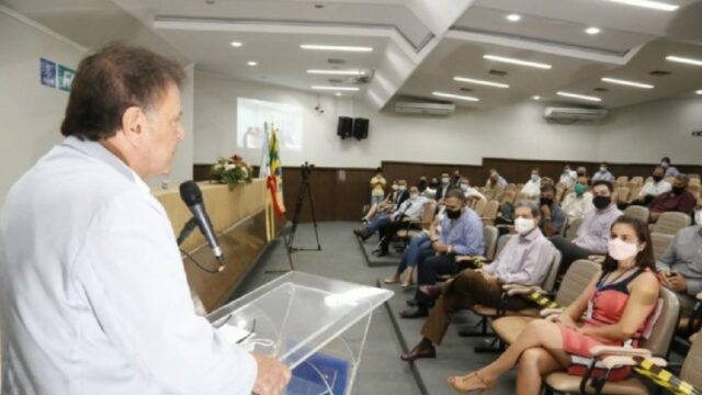 Prefeito Adib Elias participa de solenidade de entrega de obra de modernização do Senai Catalão e anuncia doação de área para expansão da unidade