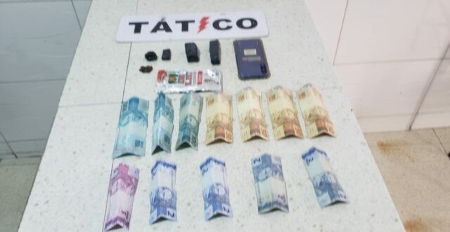 Homem é preso em flagrante por suspeita de crime de tráfico de drogas no bairro Pio Gomes