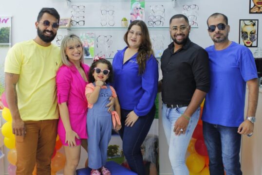 Pré lançamento da parceria Óticas Blue Vision com a influencer Tia Dan