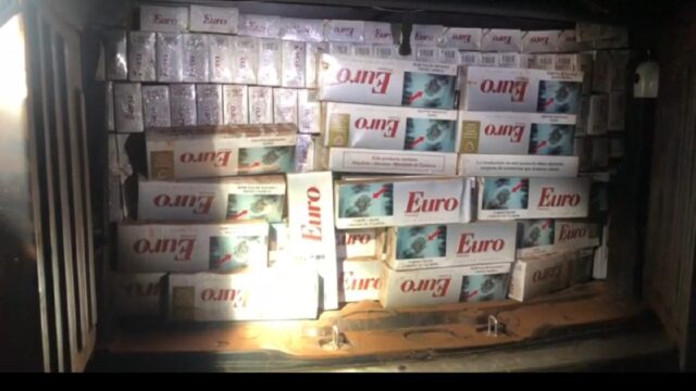 Contrabandista foge da abordagem da policia e abandona veículo carregado de cigarros na BR 153, em Morrinhos