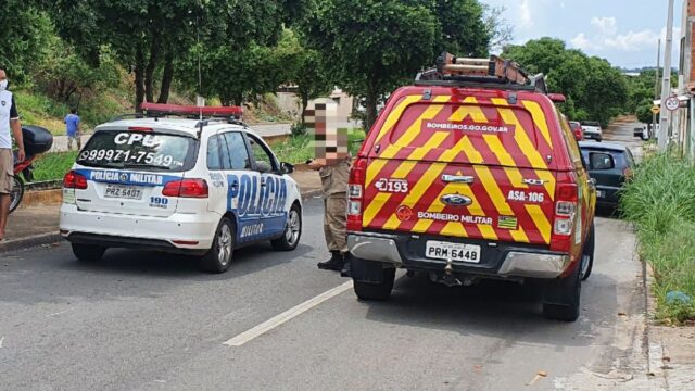 Casal fica ferido após colidir moto em carro estacionado, em Catalão