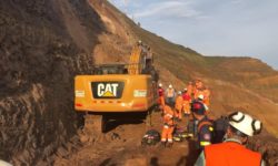 Após morte de operário em soterramento, prefeitura suspende alvará da Vale em Brumadinho Após morte de operário em soterramento, prefeitura suspende alvará da Vale em Brumadinho