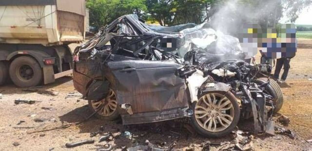 Homem morre após colisão frontal entre carro e carreta na BR-364 no município de Jataí