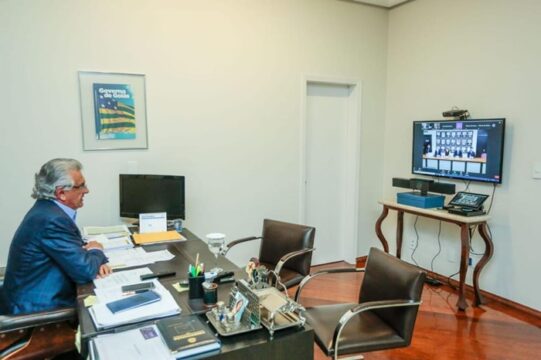 Caiado se reúne com prefeitos e representantes dos poderes Legislativo e Judiciário