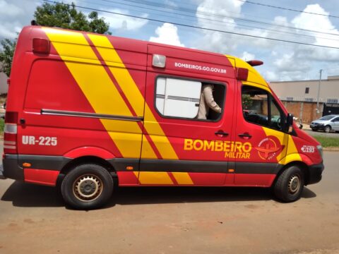 Colisão entre carro e moto deixa um homem ferido em Catalão