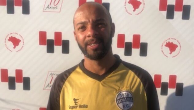 Crac contrata lateral esquerdo que estava no Goiânia