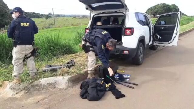 PRF e PM realizam cerco policial para prender fugitivos de abordagem na BR-050, em Catalão