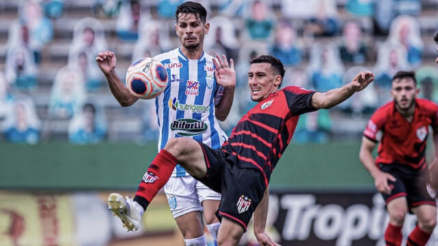 Crac vence Atlético por 5 a 3 e garante a classificação para as quartas de final do Goianão 2020