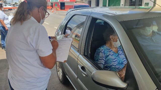 Catalão inicia vacinação em idosos com mais de 90 anos nesta quinta