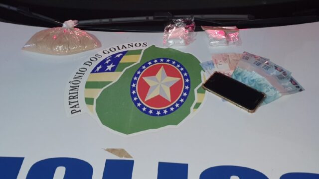 Suspeito de tráfico é preso e quase meio quilo de cocaína é apreendida em Ouvidor