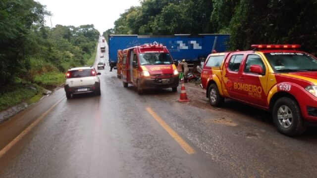 Caminhoneiro fica ferido em grave acidente na GO-330, em Ipameri