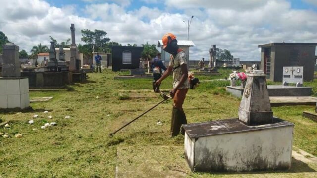 Em Goiandira, Prefeitura realiza força tarefa e faz limpeza do Cemitério Municipal