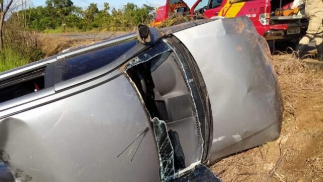 Mulher fica ferida após capotar veículo na GO-139 entre Caldas Novas e Morrinhos