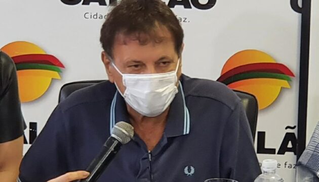 Após quase um mês de ser diagnosticado com Covid-19, prefeito de Catalão retorna ao trabalho na Prefeitura