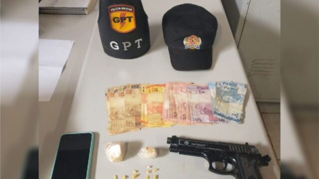 Mulher é presa por suspeita de tráfico e drogas são apreendidas pela PM, em Ipameri