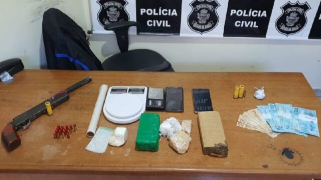 Operação Integrada entre policias Civis e Militares resulta na apreensão de cerca de 1,1kg de drogas, munições, arma de fogo e dinheiro, em Pires do Rio