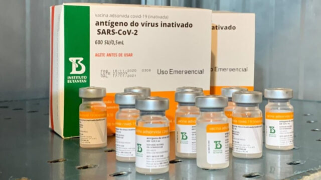 Covid-19: Pessoas com 34 anos ou mais receberão reforço da CORONAVAC nesta terça