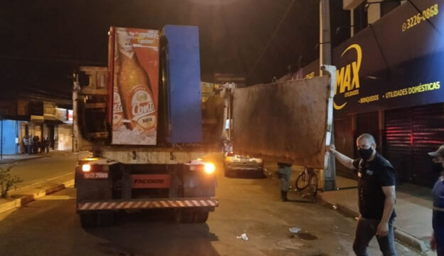 Festa clandestina é interrompida no Bairro Dom Almir e quatro são detidos em Uberlândia; veja vídeo