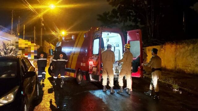 Discussão motivada por som alto termina em briga e uma pessoa esfaqueada, em Catalão