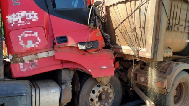 Colisão com vítima presa às ferragens é registado na BR0-050, entre Catalão e Araguari