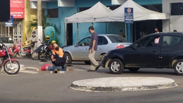 Acidente entre carro e moto deixa motociclista ferido no Centro, em Catalão