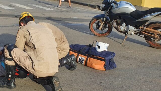 Colisão entre motos deixa condutor ferido no bairro São João