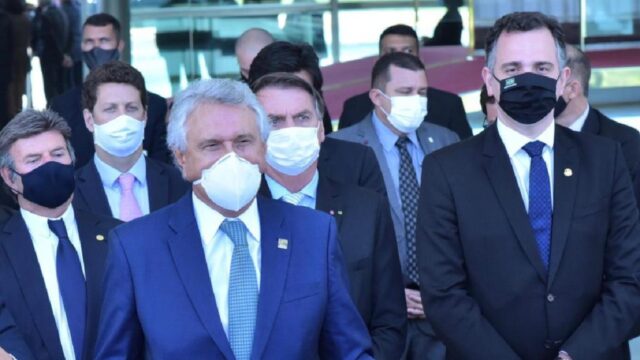Em reunião com Bolsonaro, governadores e presidentes de poderes, Caiado cita “ponto da convergência de todos para salvar vidas”