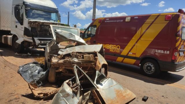 Grave acidente deixa dois mortos e um ferido na GO-020 em Palmelo