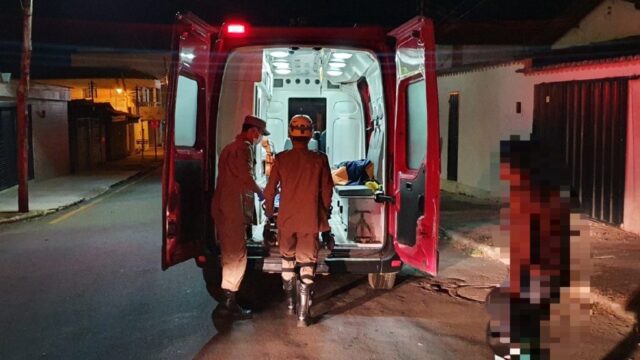 Colisão entre motos deixa uma pessoa ferida no Setor Universitário