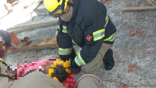 Em Ipameri, homem leva choque e sofre queimaduras em uma construção