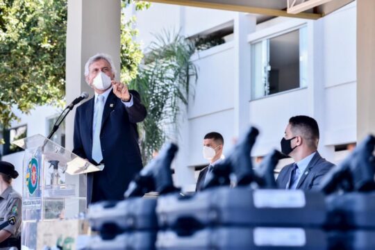 “Foram 800 vidas poupadas”, diz Caiado ao celebrar índices que apontam menor número de homicídios em Goiás registrado nos últimos 10 anos