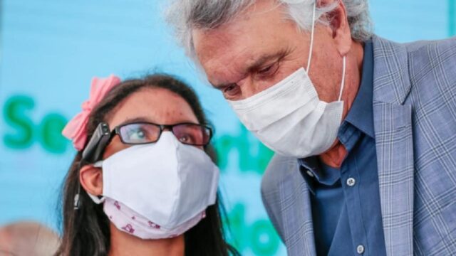 Governo de Goiás lança Cartão Alimentação de R$ 30 para cada um dos 530 mil estudantes da rede estadual