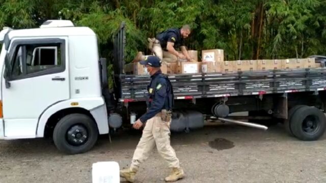 PRF apreende, em Porangatu, carga com 3,5 toneladas de agrotóxicos roubados, parte da mercadoria foi roubada em Catalão