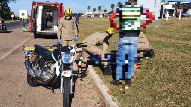 Motociclista fica ferido após colidir com ônibus na BR-050, em Catalão