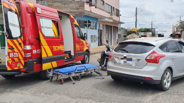 Em Catalão, motociclista fica ferido em colisão entre carro e moto