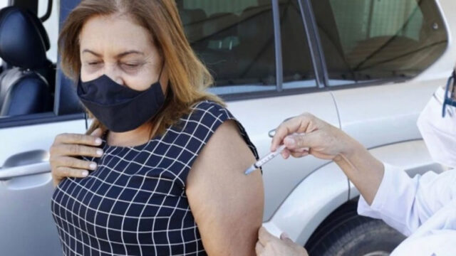 Em Catalão, idosos de 64 anos ou mais recebem hoje primeira dose da vacina contra o coronavírus