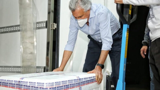 Goiás recebe 107.400 doses de vacina contra Covid-19