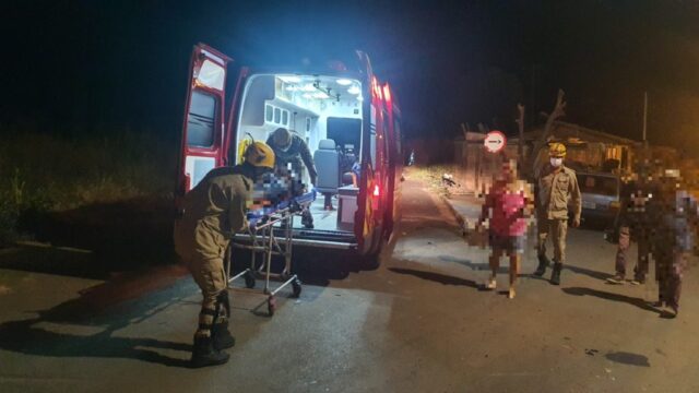 Motociclista fica ferido após colidir contra caçamba em Catalão