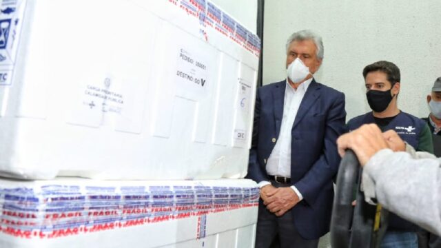 Governo de Goiás recebe mais 132,8 mil vacinas da AstraZeneca