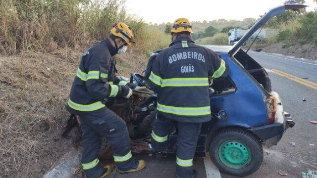 Homem de 58 anos morre e outras quatro pessoas ficam feridas em acidente na GO-139, em Corumbaíba