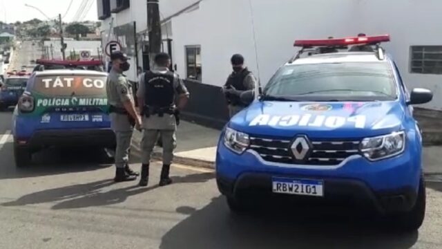 Motorista que atropelou pedestre e não prestou socorro é interrogado pela polícia, em Catalão