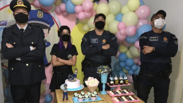 Criança catalana comemora aniversário no DF para homenagear a PM