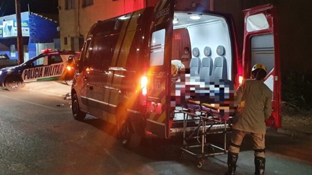 Queda de moto deixa passageira com ferimentos graves, em Catalão