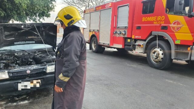 Em Catalão, Corpo de Bombeiros é acionado para combater princípio de incêndio em veículo